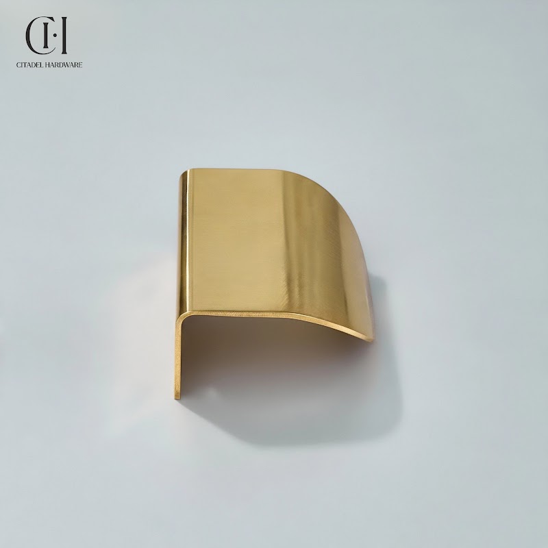 Cresta Brass Curve Cabinet Pull – Polished Brass Unlacquered - View 2