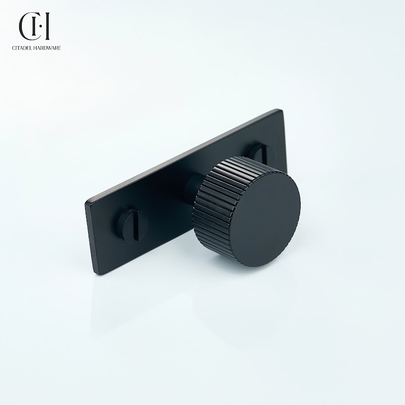 Keld Linear Knurled Brass Cabinet Knob With Backplate – Black - View 2