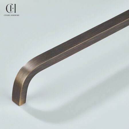 Knytex Curve Antique Bronze by Citadel Hardware