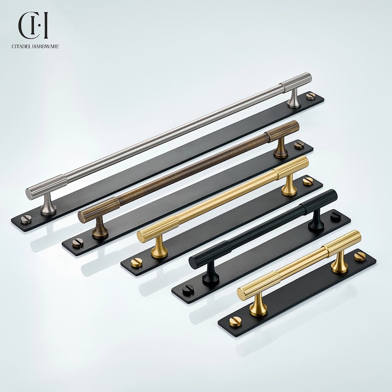 Qeld Linear Knurled Brass Cabinet Handle With Backplate – Black - View 2