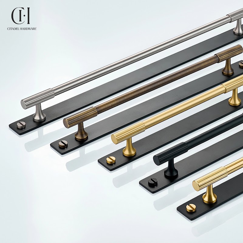 Qeld Linear Knurled Brass Cabinet Handle With Backplate – Black - View 3