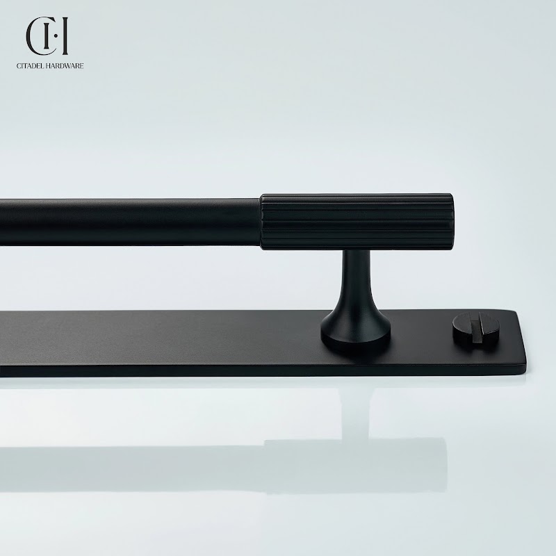 Qeld Linear Knurled Brass Cabinet Handle With Backplate – Black - View 9