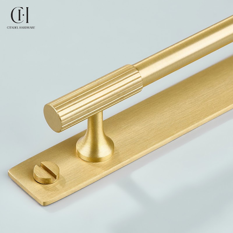 Qeld Linear Knurled Backplate Gold by Citadel Hardware