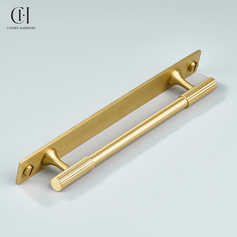 Qeld Linear Knurled Brass Cabinet Handle With Backplate – Gold - View 6