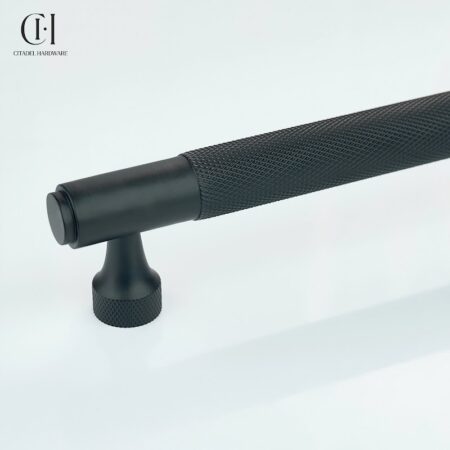 Ivon Knurled Black by Citadel Hardware